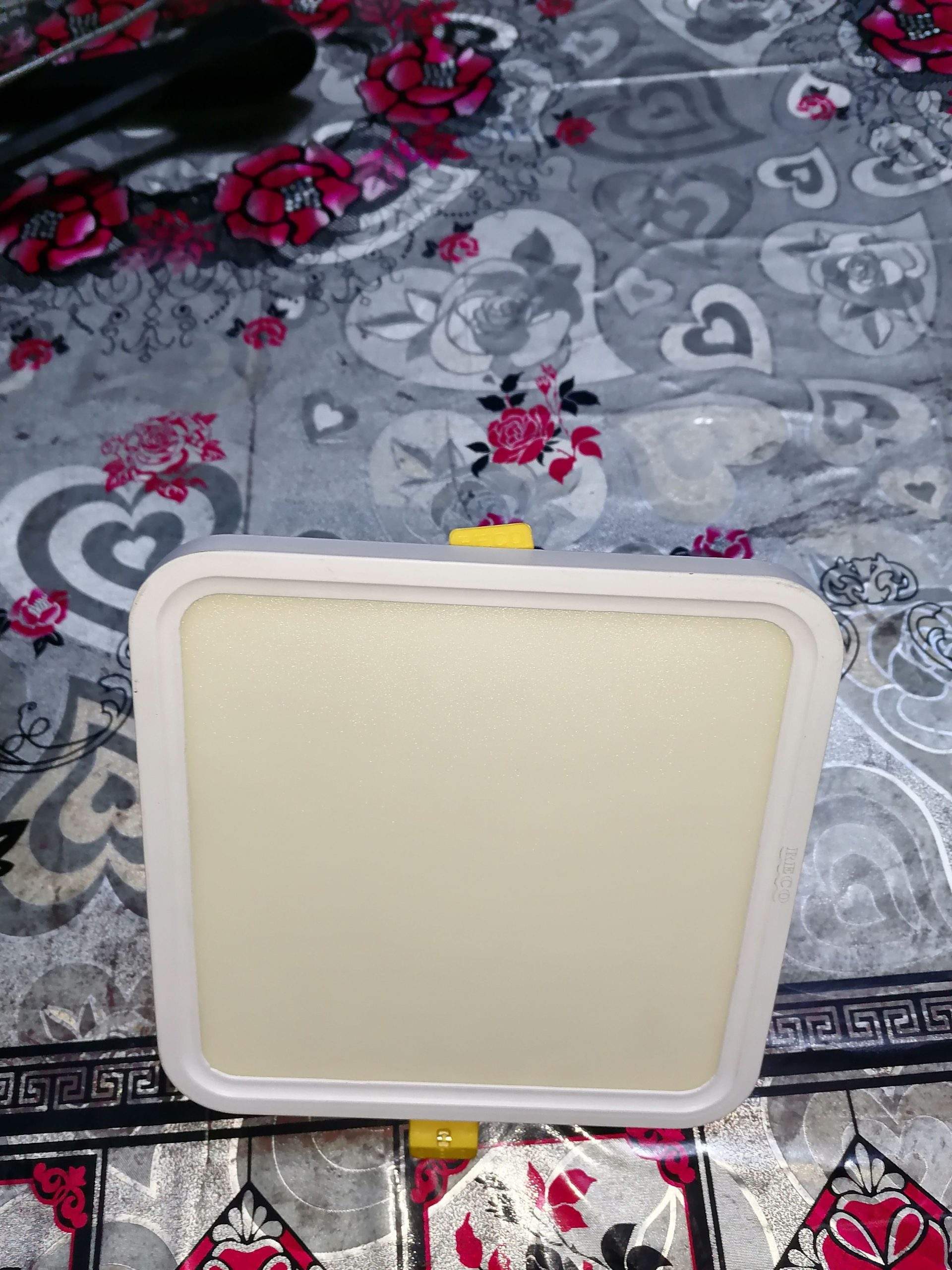 Yah light seeling be H aur holder ma be lag jay gi by Azeem Nadeem