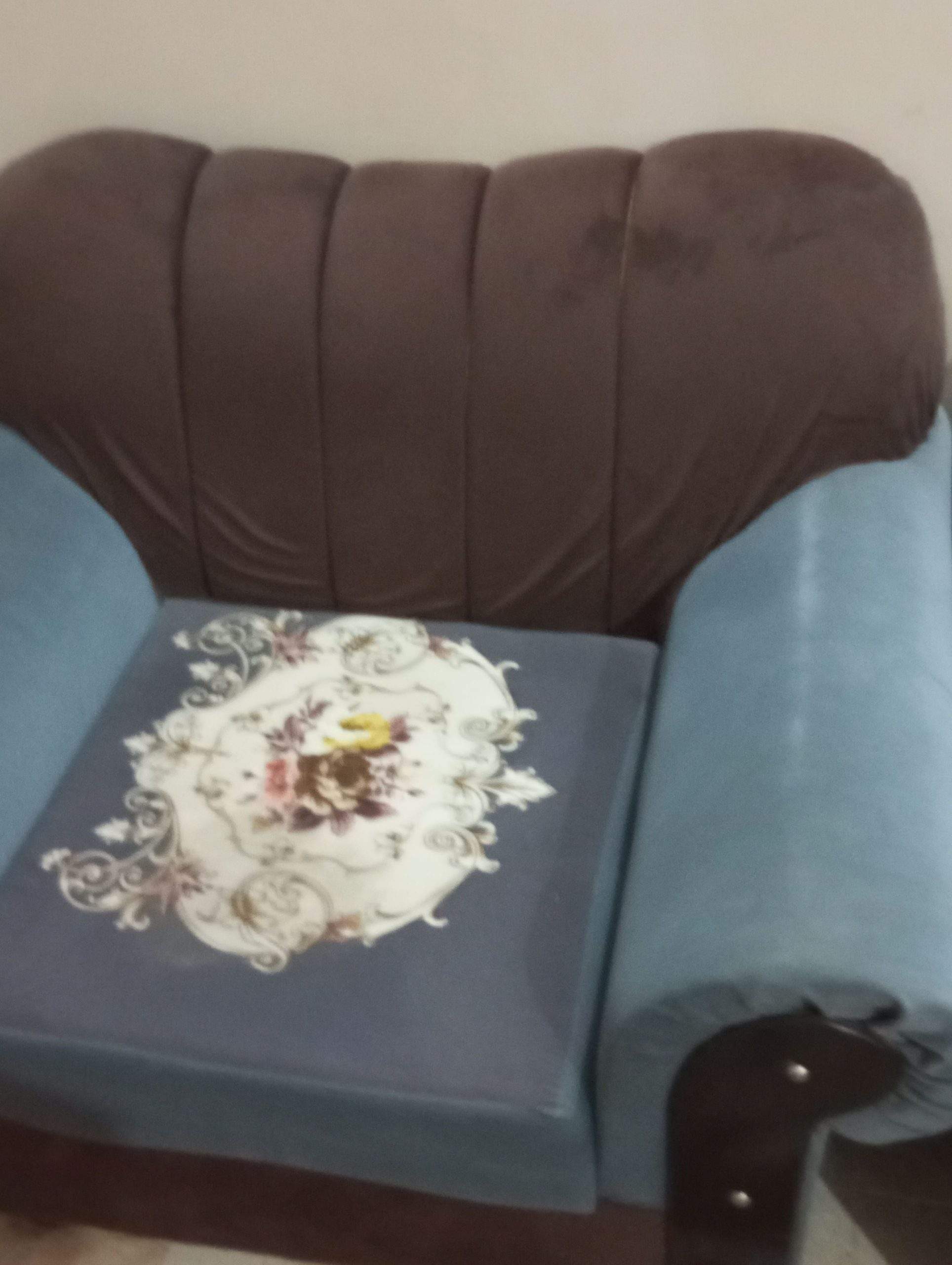 05 seator sofa set (cushion) without table by Saghir Ahmed