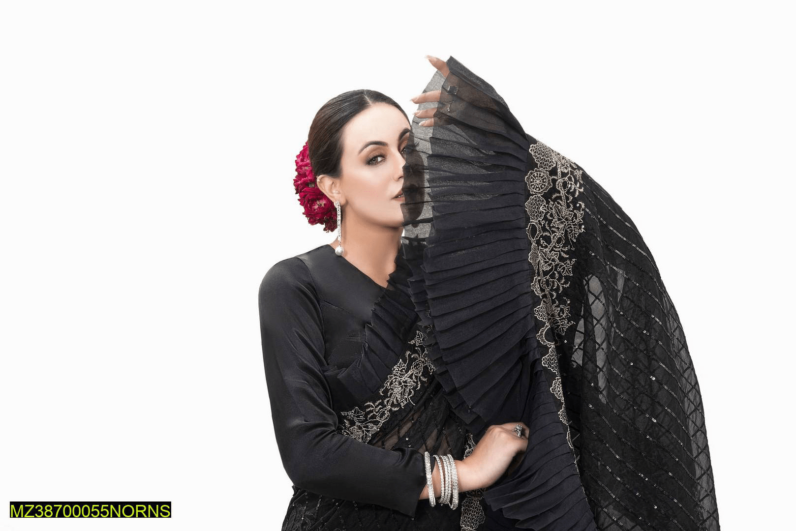 Gift in low price by Malik Munir