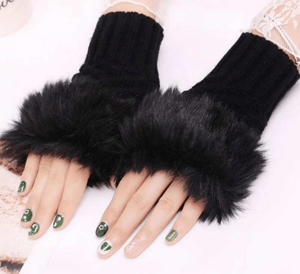 Women’s fur gloves by M. Bilal