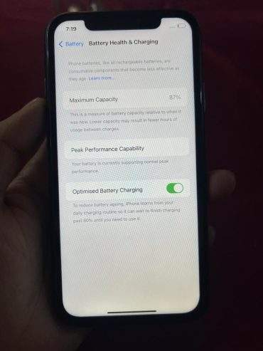 iPhone XR 64 GB non PTA sim lock Face ID ok All ok 10/10 Rs,49,000 Raw by Ali Hamza