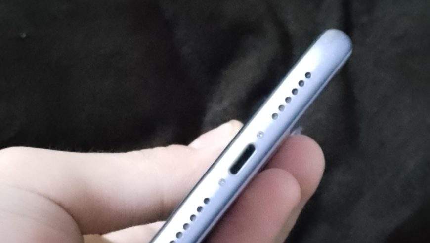 Iphone 11 Jv 64gb by Zeeshan Khan