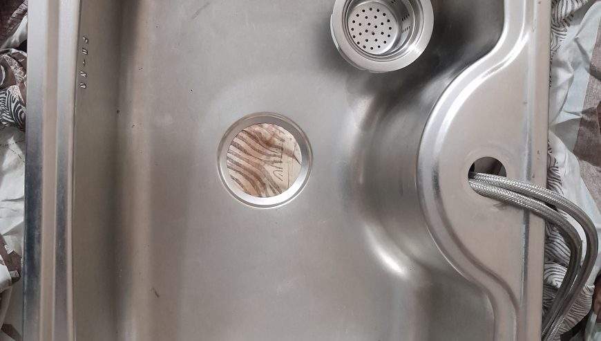 Stainless steel sink by Ijlal Mansoor