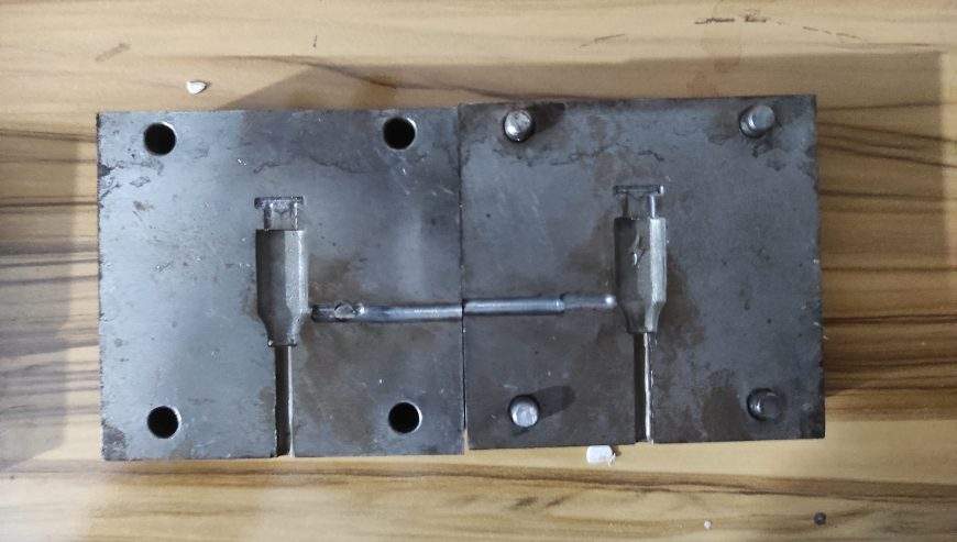 Molding machine by Sheryar Bugti
