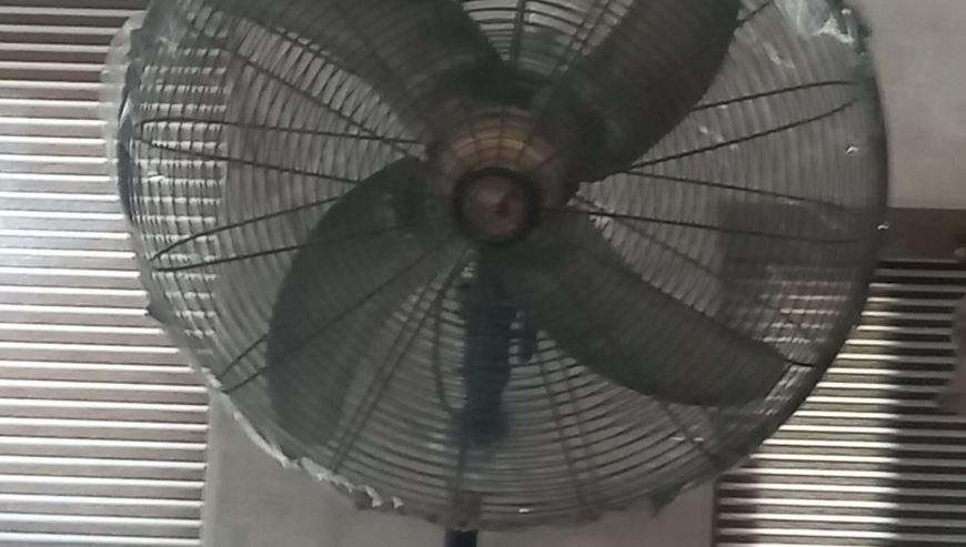 urgently sell 15 mega bracket fan size 24 inch by Talha Arshad