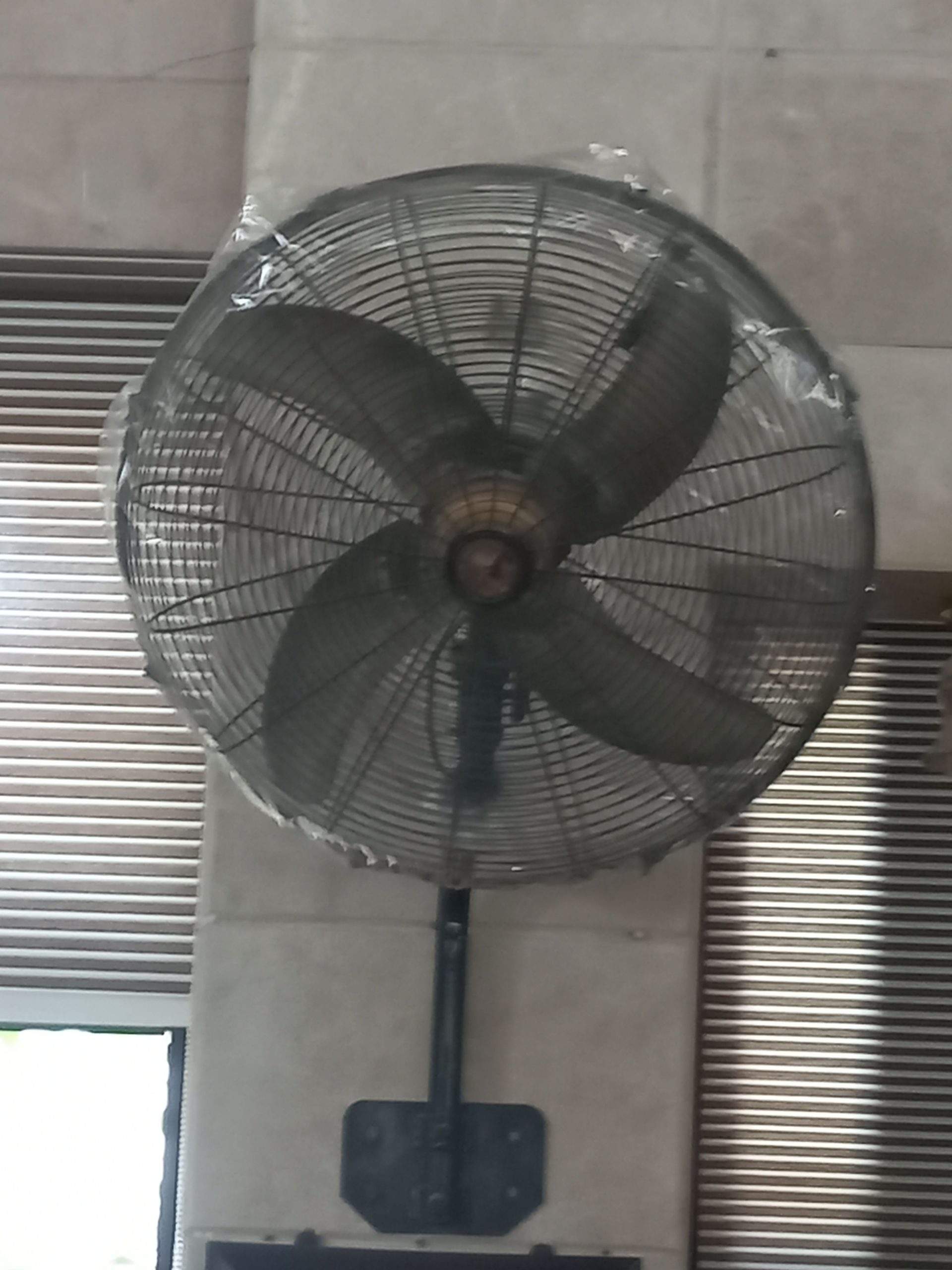 urgently sell 15 mega bracket fan size 24 inch by Talha Arshad