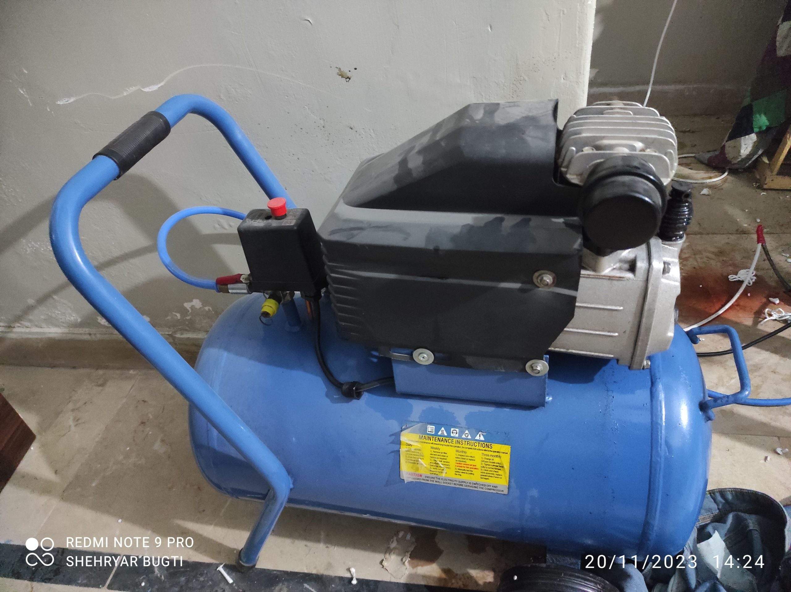 Molding machine by Sheryar Bugti