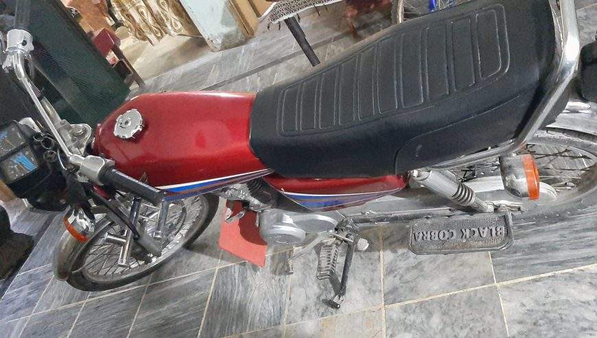Honda CG125 by Masood Ahmed