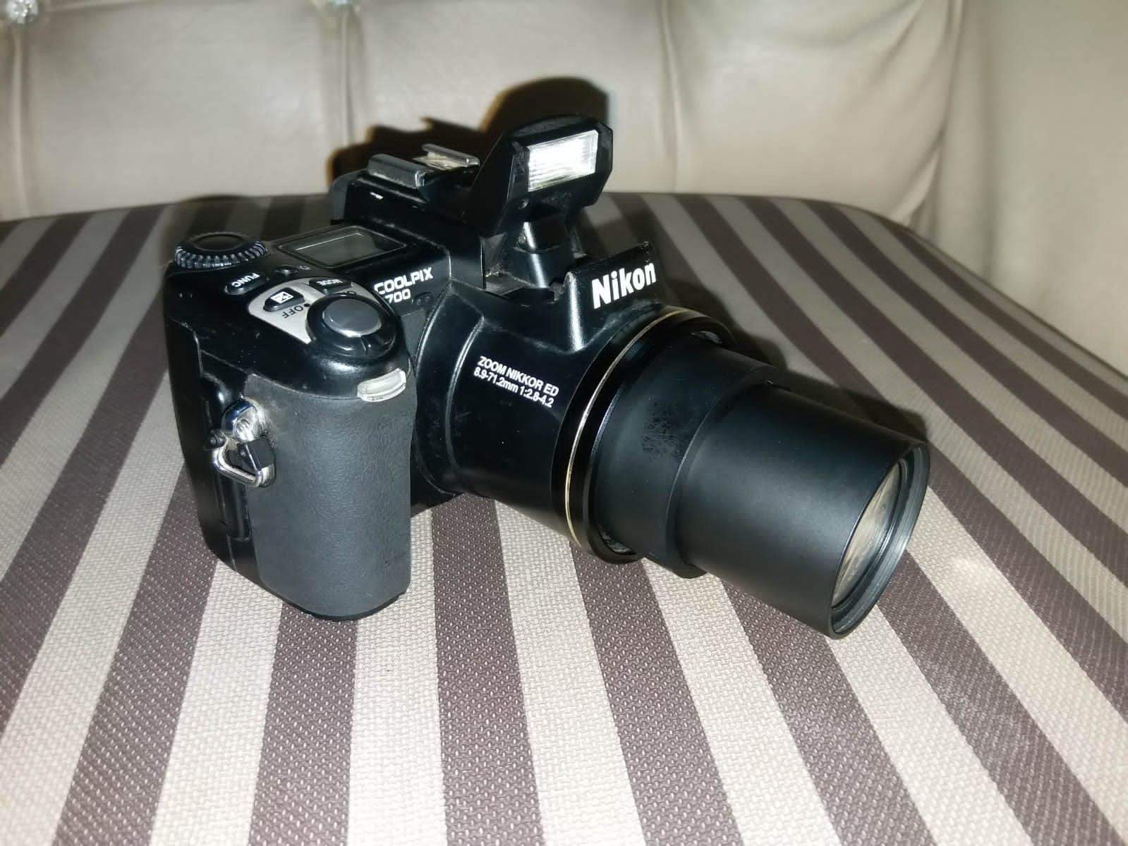 Nikon coolpix 5700 by Mian Kashif