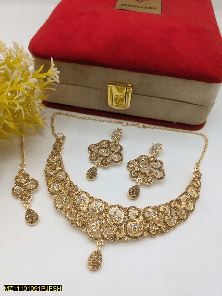 Champagne Necklace set by anas Wazir