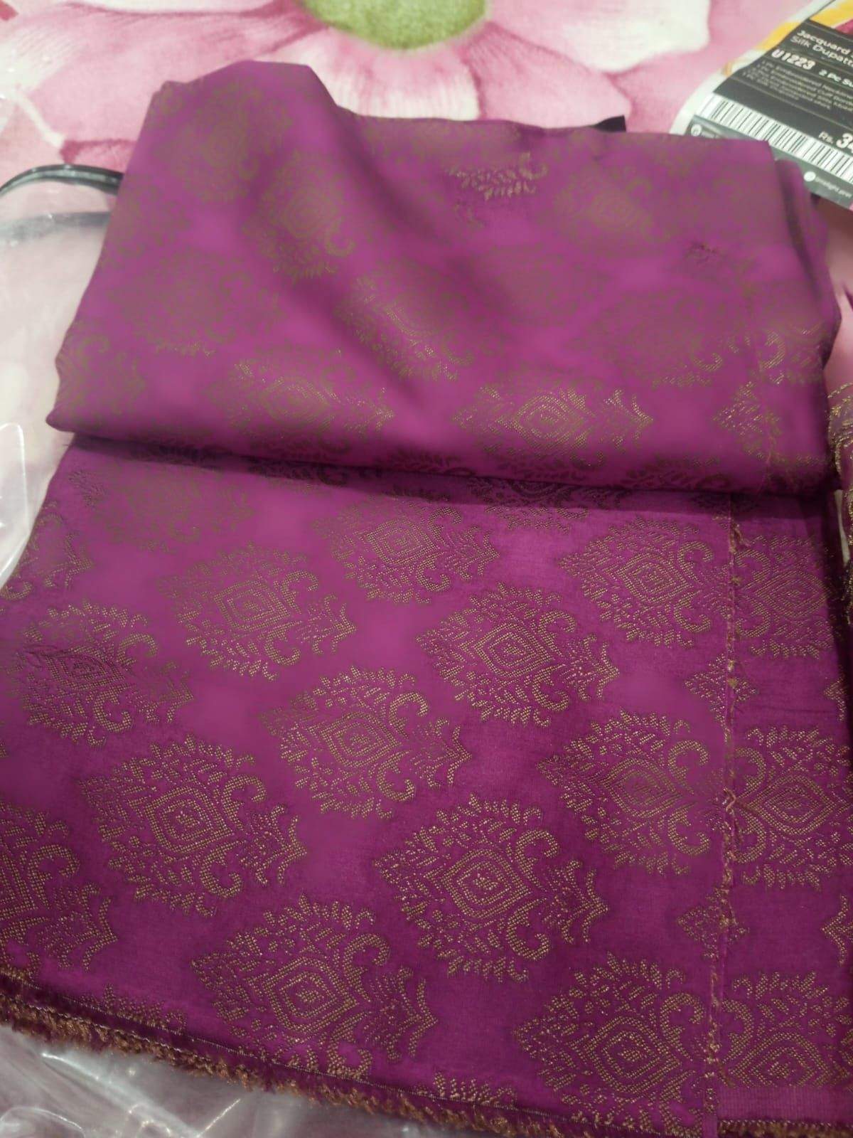 Limelite brand new suit by Iqra Hamad