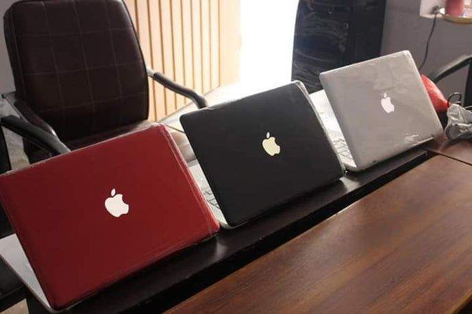 APPLE MACBOOK DDR3 DIFFERENT COLOR SERIES 2010. by Z A Y A D K A Y A N I