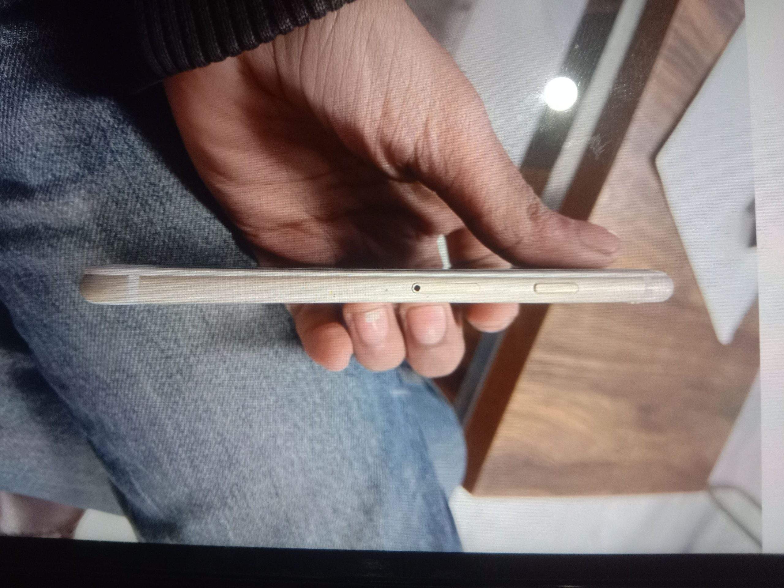 iPhone 6 by Hammad Ahmad