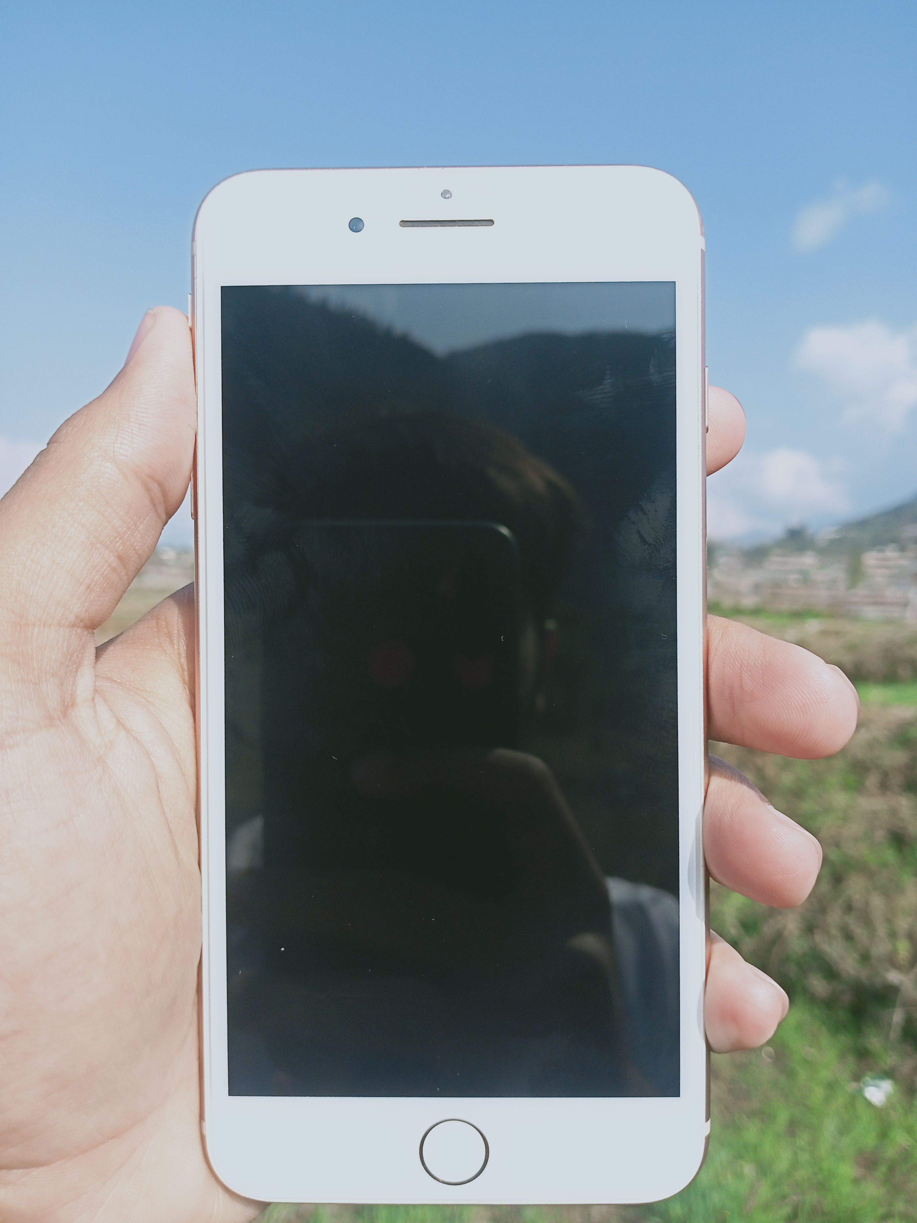 Iphone 8+ in 10/9.5 condition (64 GB)( JV) Everything geniune (price 3 by Huzifa Kha