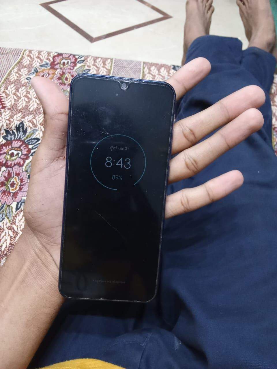 Exchange possible argent sell moto g play by Pakistan 786