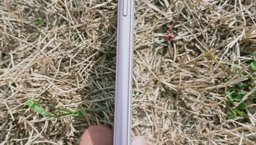 Iphone 8+ in 10/9.5 condition (64 GB)( JV) Everything geniune (price 3 by Huzifa Kha