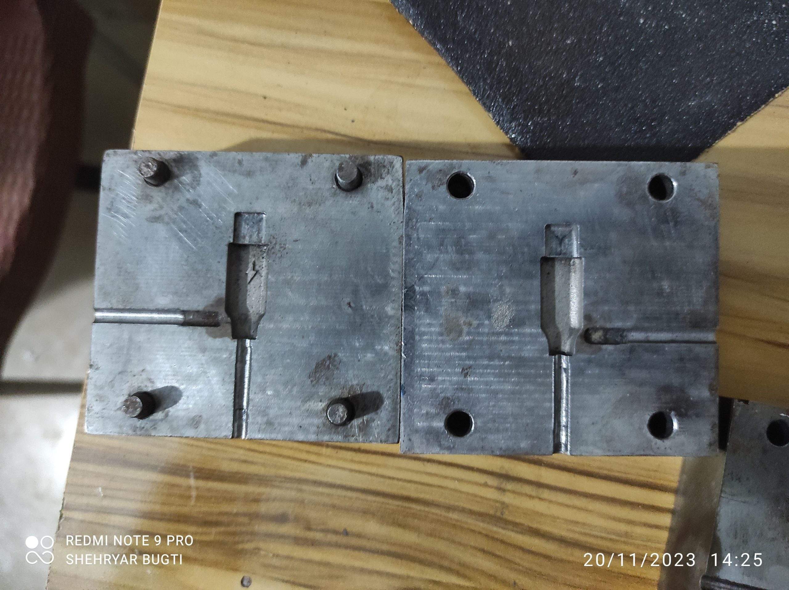 Molding machine by Sheryar Bugti