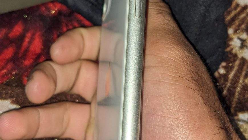 I phone 11.i cloud lga huva ha .apple id bhol gya ha for sale Baki sab by Mehtab khan