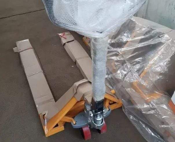 Hand pallet truck 3000kg by Hamza Hamz