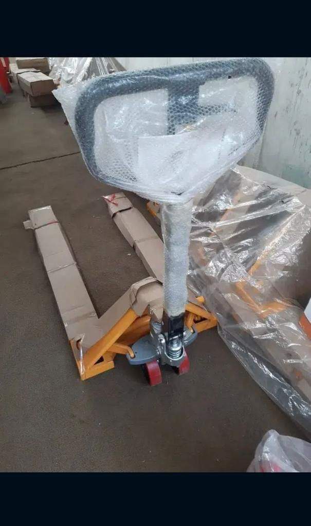 Hand pallet truck 3000kg by Hamza Hamz