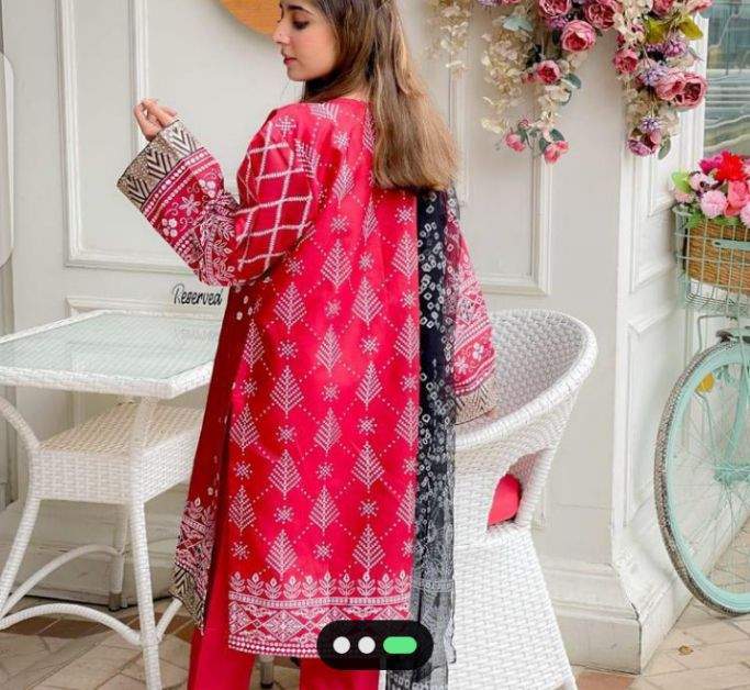 3pc women’s stitched slik chunri print suit by J/Z Hasni