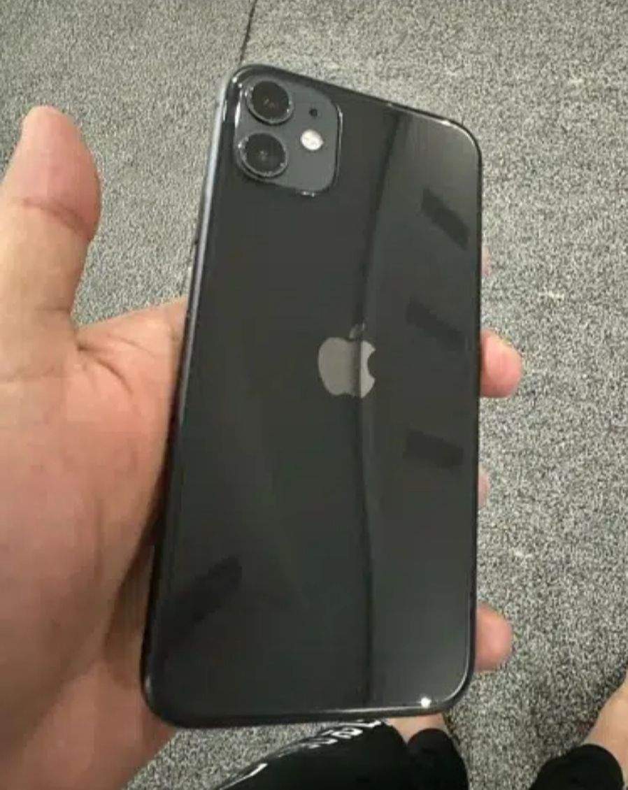 Iphone 11 128GB Factory Unlocked by Husnain Awan