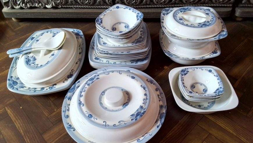Dinner set 43 piece’s by Hina Uzair