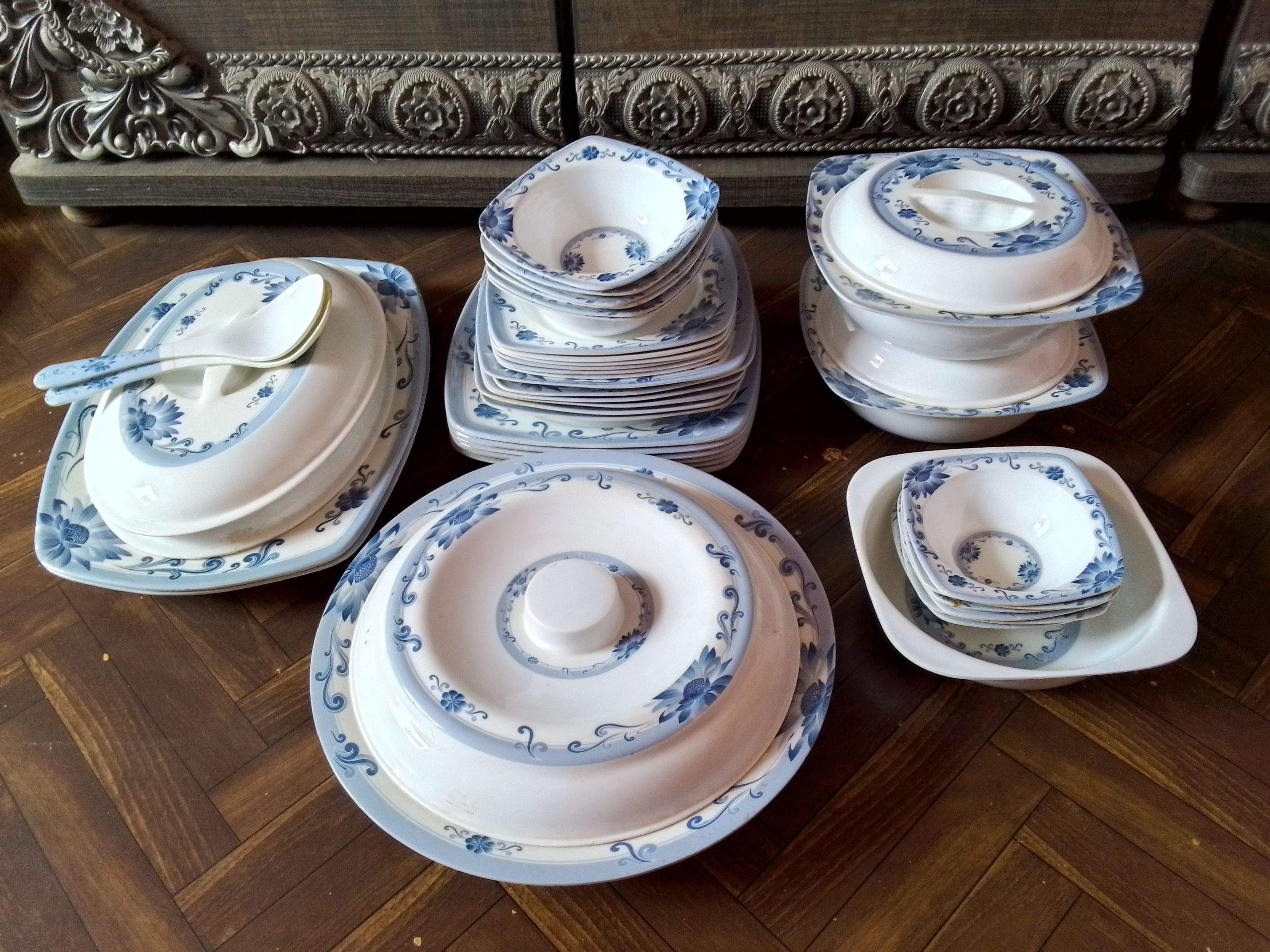 Dinner set 43 piece’s by Hina Uzair