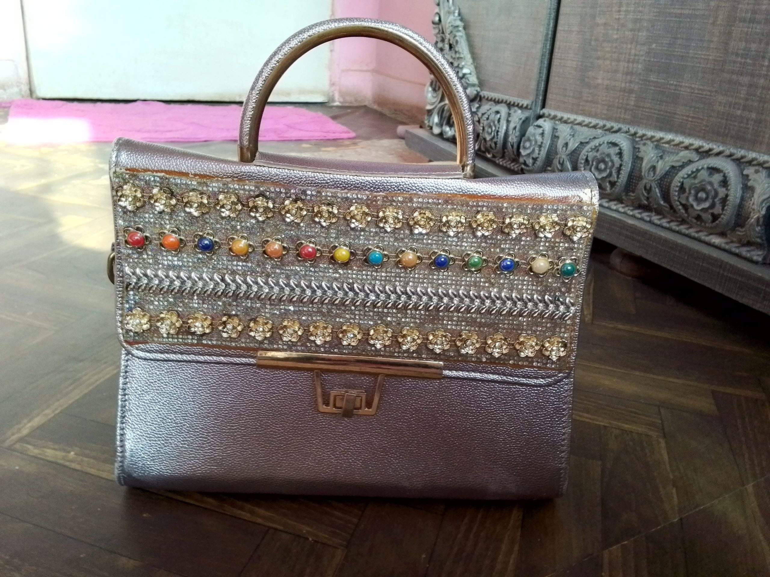 Lady’s beg by Hina Uzair