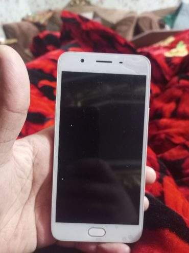 Oppo F1s With charger by Fawad hassan