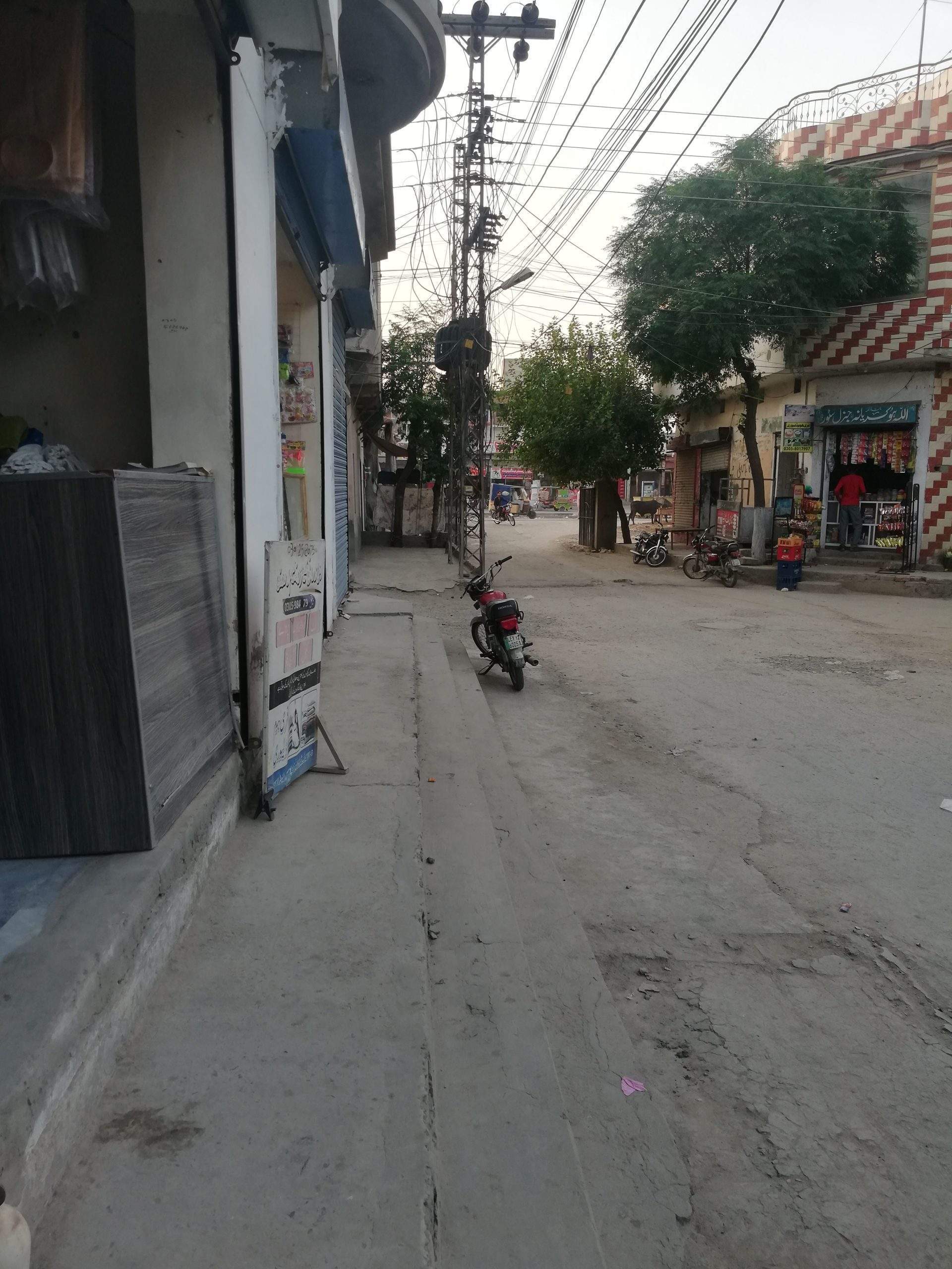 For rent in a Shop in shershah colony raiwind road by Muhammad mujtaba Mughal