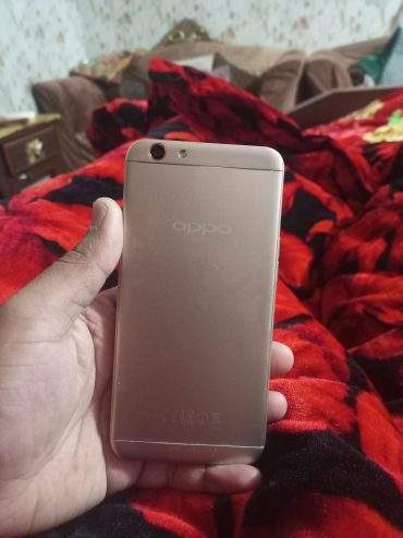 Oppo F1s With charger by Fawad hassan