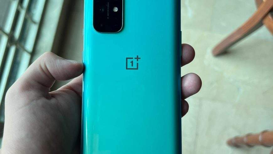 OnePlus 8T With Charger by Abu Bul