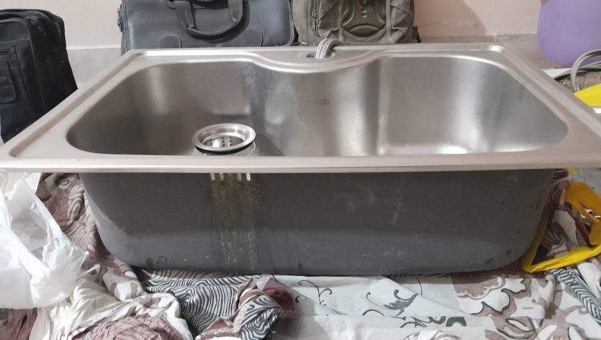 Stainless steel sink by Ijlal Mansoor