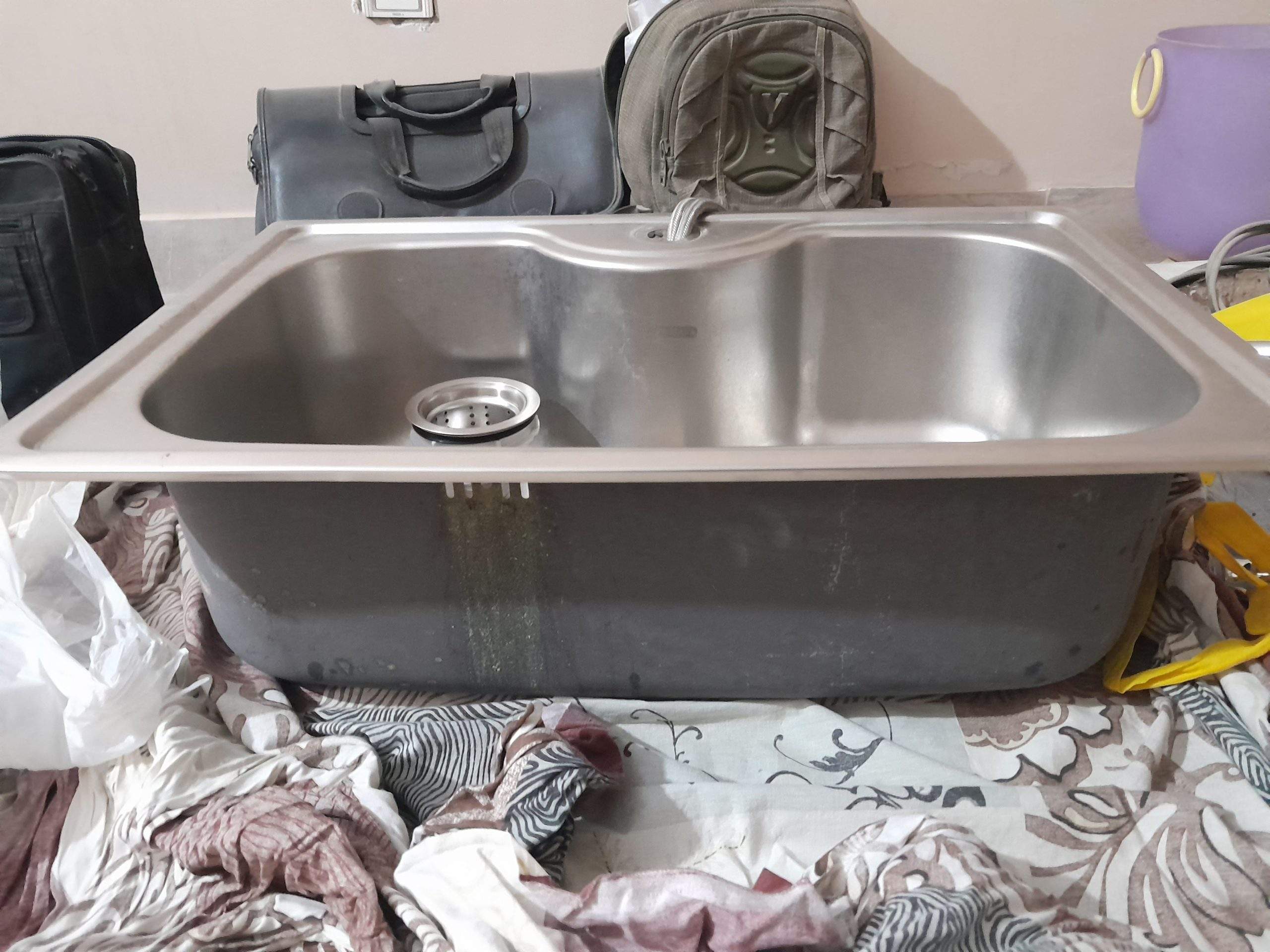 Stainless steel sink by Ijlal Mansoor