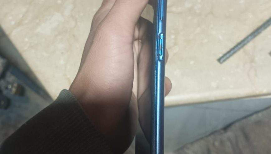 Infinix hot 9 urgent sale no box by Ravaid Malik