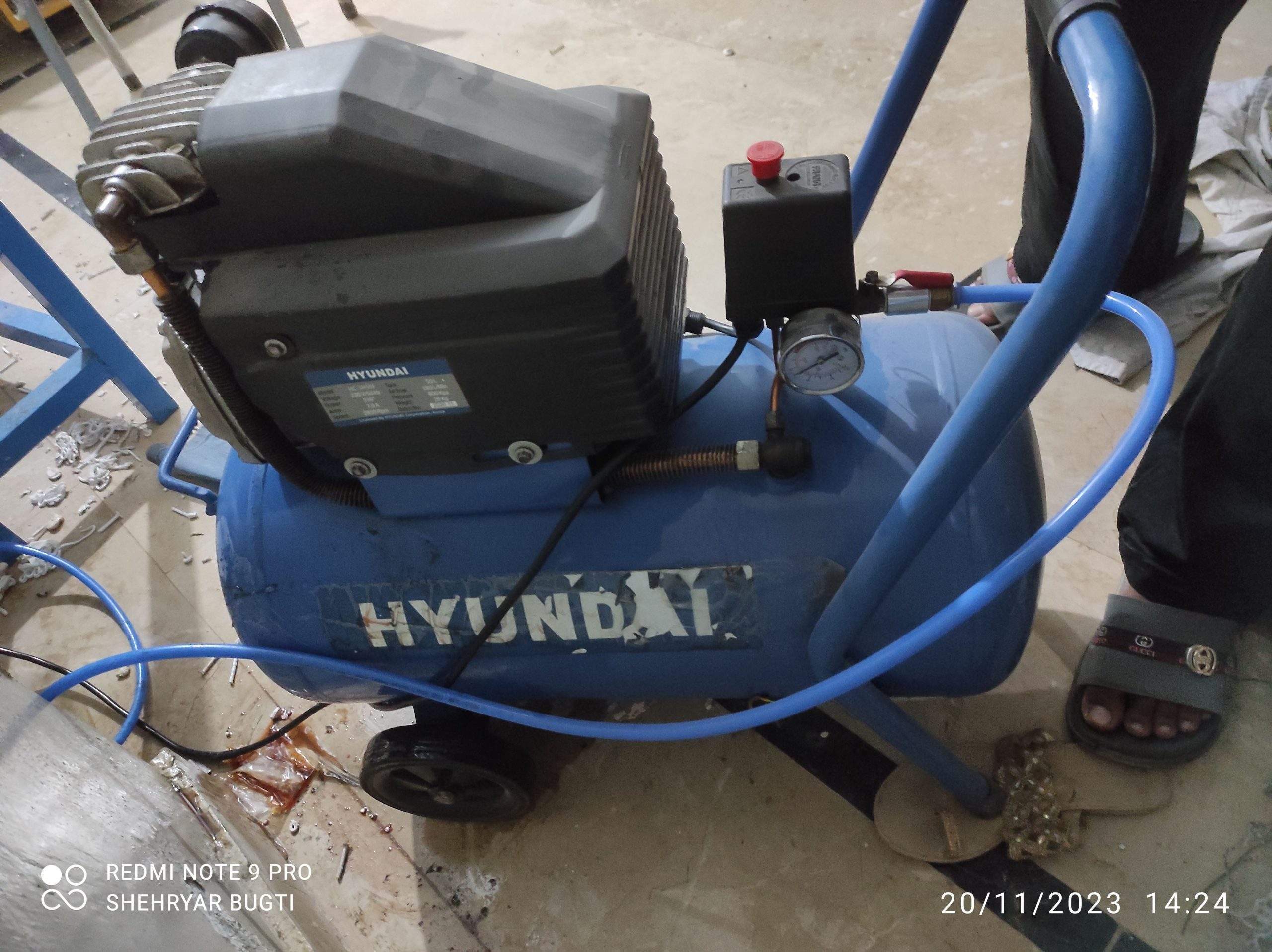 Molding machine by Sheryar Bugti