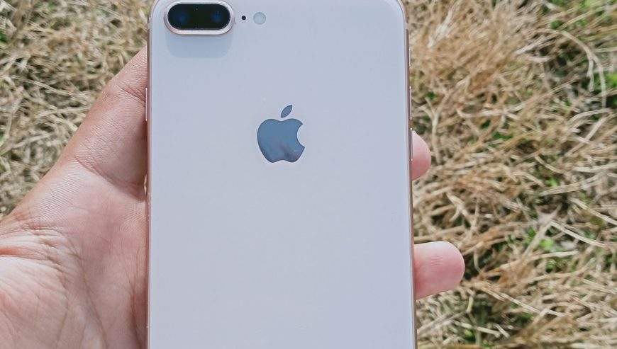 Iphone 8+ in 10/9.5 condition (64 GB)( JV) Everything geniune (price 3 by Huzifa Kha