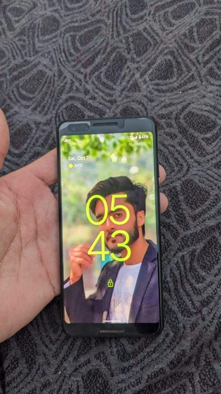 Pixel 3 And 4xl by Farhan Nazir