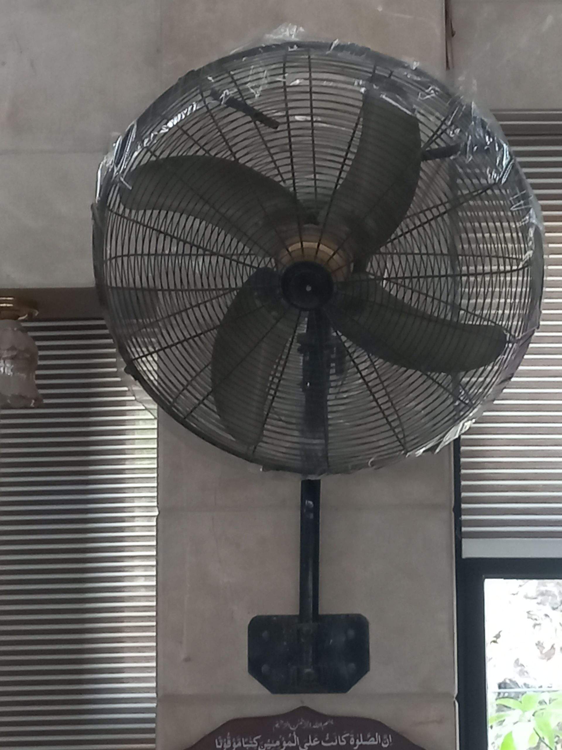 urgently sell 15 mega bracket fan size 24 inch by Talha Arshad