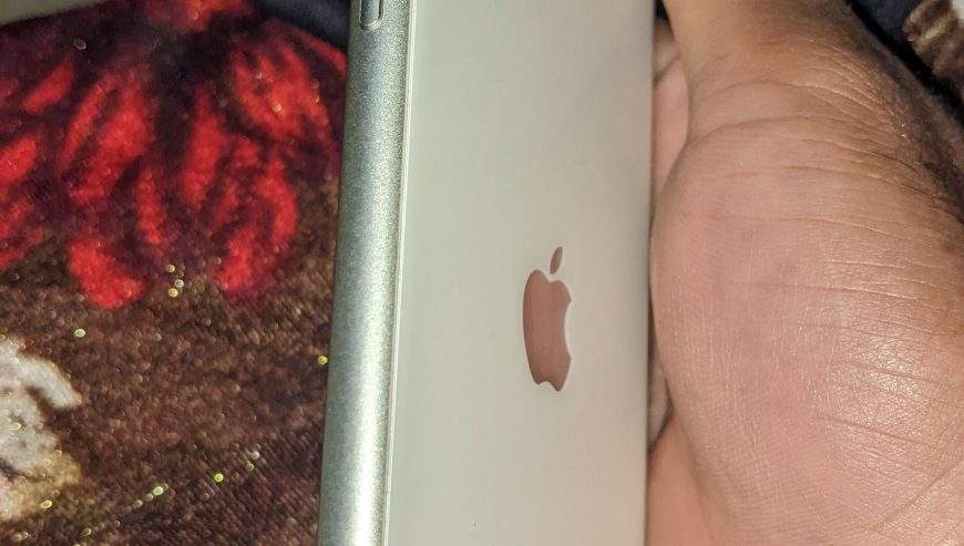 I phone 11.i cloud lga huva ha .apple id bhol gya ha for sale Baki sab by Mehtab khan