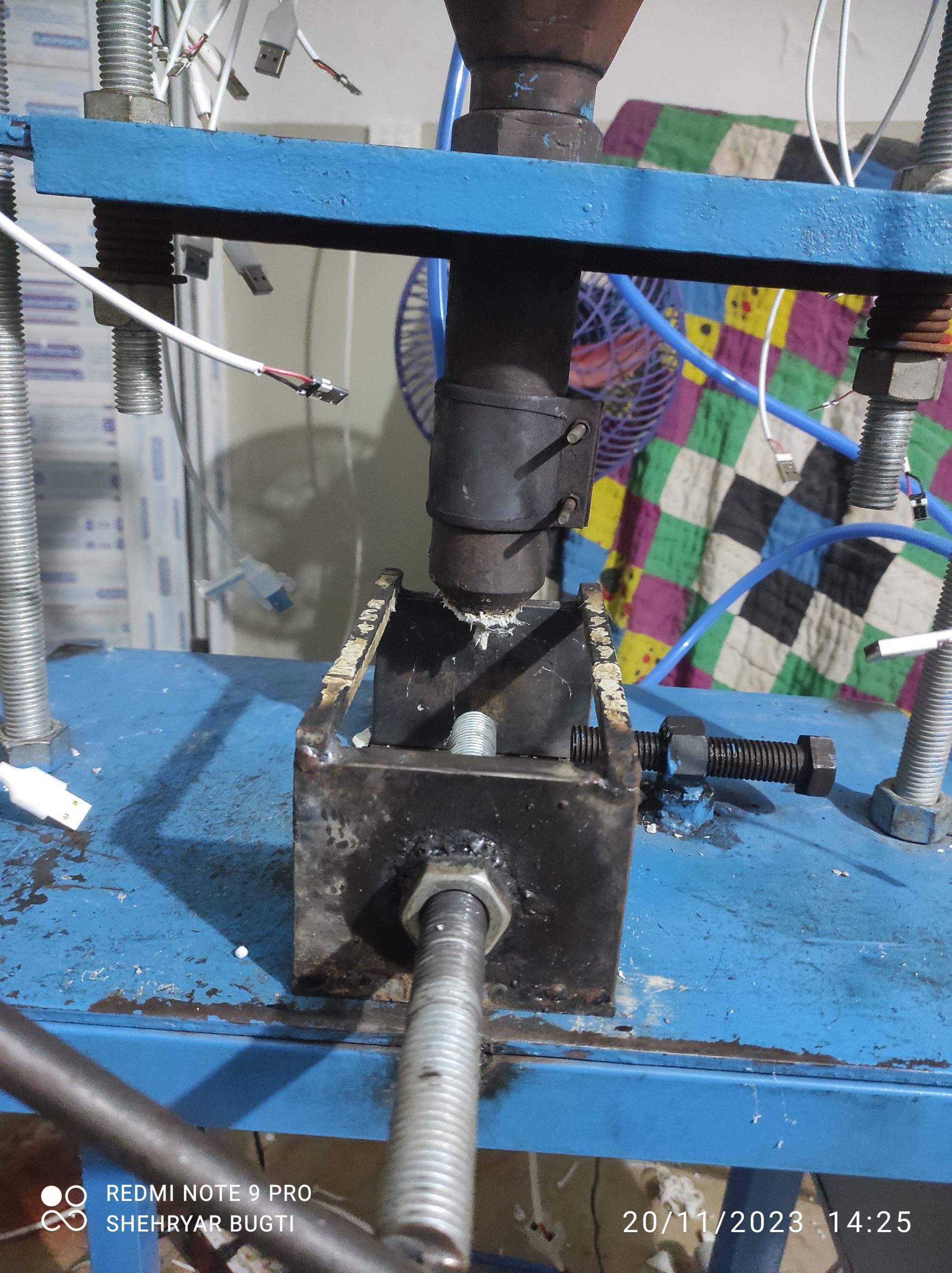 Molding machine by Sheryar Bugti