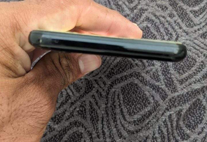 Pixel 3 And 4xl by Farhan Nazir