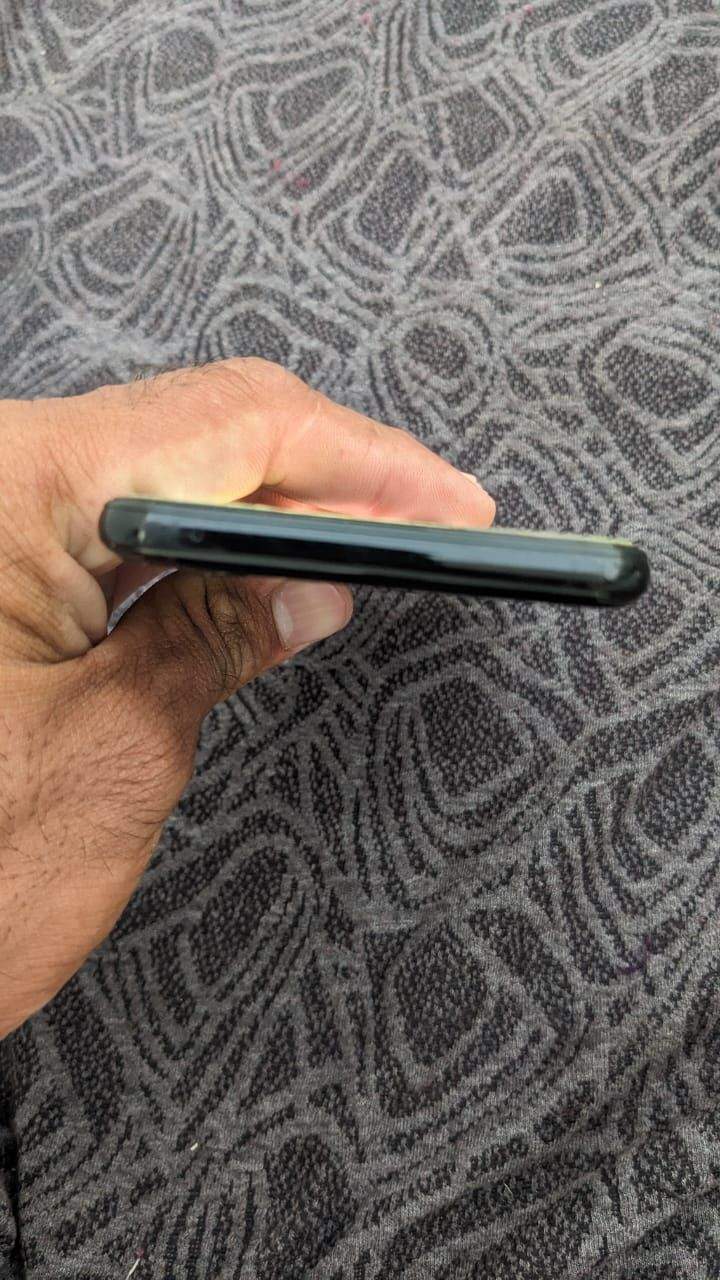 Pixel 3 And 4xl by Farhan Nazir