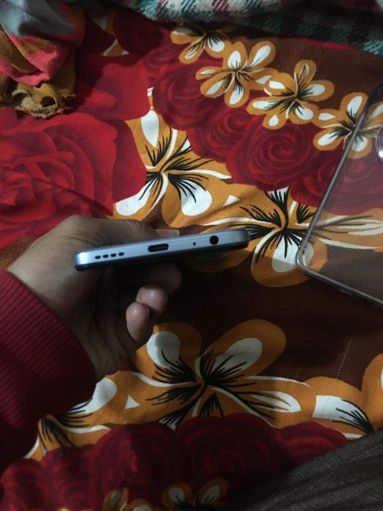 Vivo y33S 8+4/128 26500 by Janu S