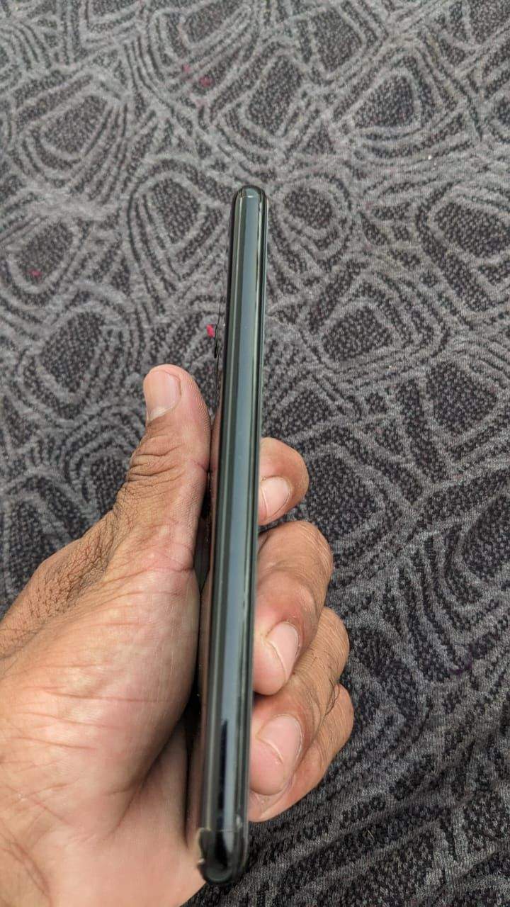 Pixel 3 And 4xl by Farhan Nazir