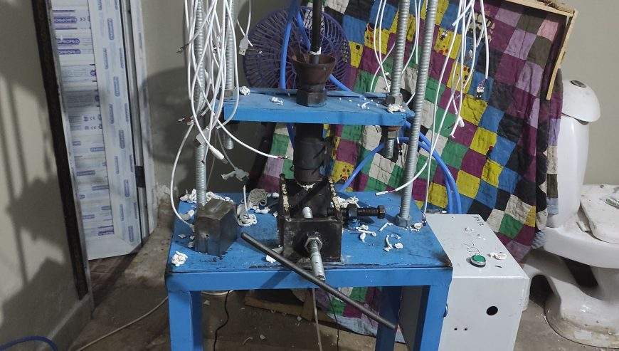 Molding machine by Sheryar Bugti