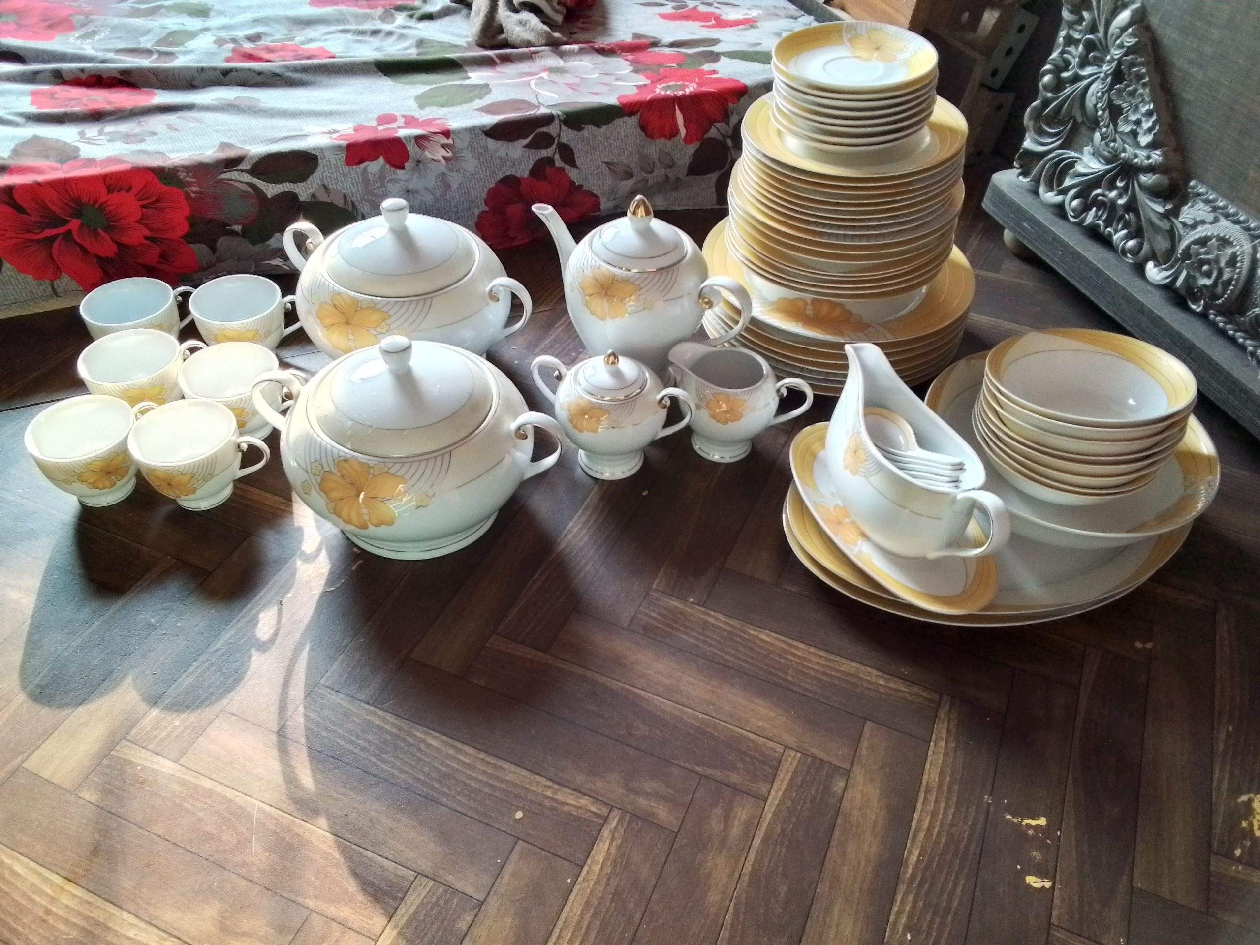 Dinner set 68 piece’s for 8 person by Hina Uzair