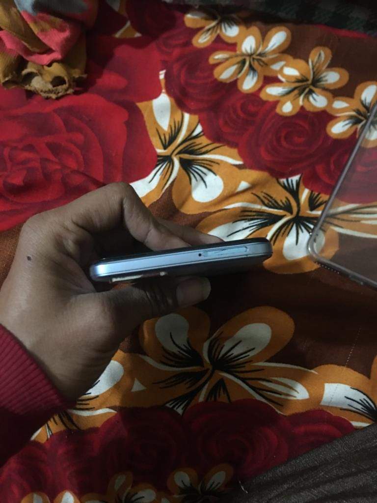 Vivo y33S 8+4/128 26500 by Janu S