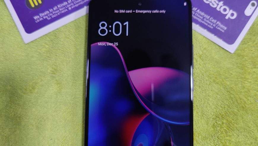 Motorola Edge 2021 model 6/128 , Edge 2022 model 8/128 , PTA approved, by Ali Raza